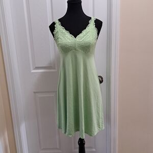 NWOT Flora Nikrooz Chemise Small Lace Nightie Pajamas Slip Green
